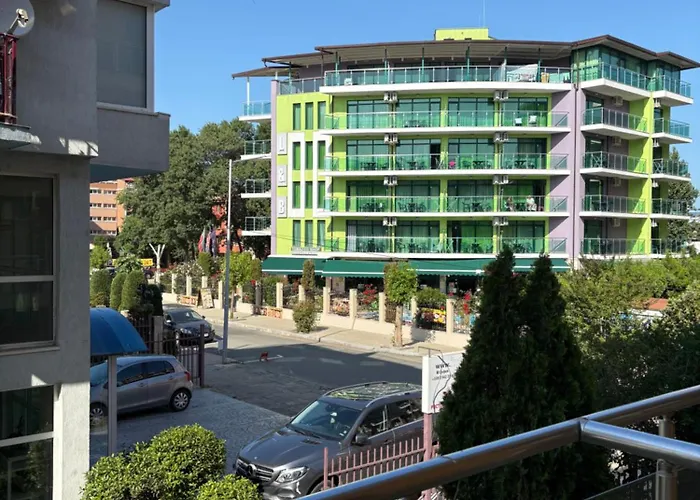 Cozy In Sunny Апартаменты *